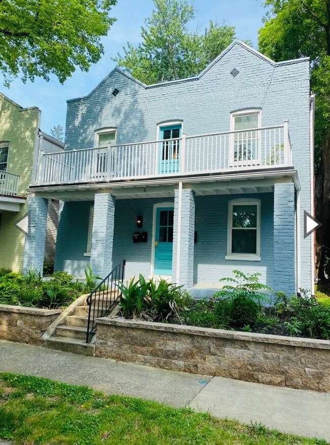 Building Photo - 6 N Dooley Ave