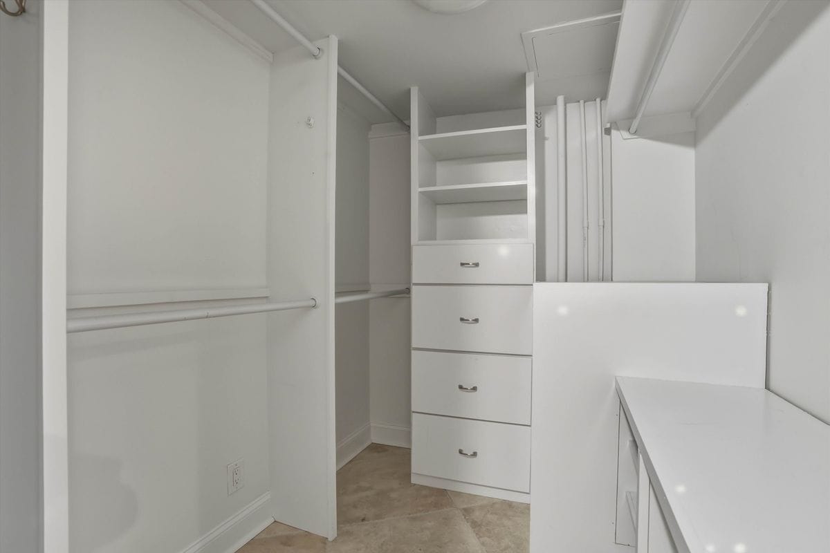 Building Photo - 1601 Ocean Dr S