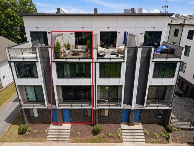Building Photo - 211 Bass St SW