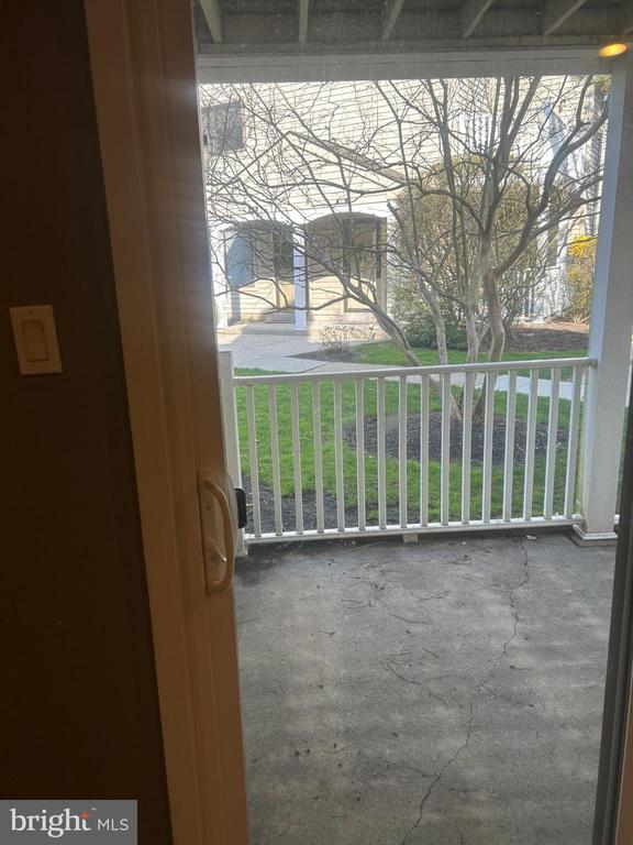 Building Photo - 413 Gregorys Way