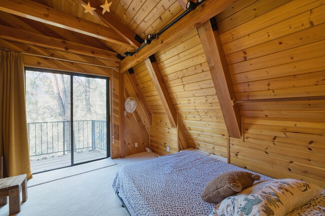 Building Photo - 16717 Quail Pl