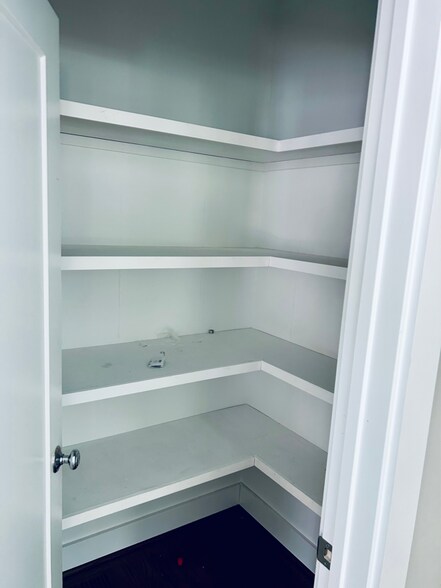 Building Photo - 725 N Atlantic Ave