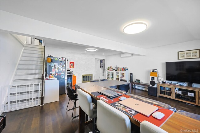 Building Photo - 80 Cypress Ln E