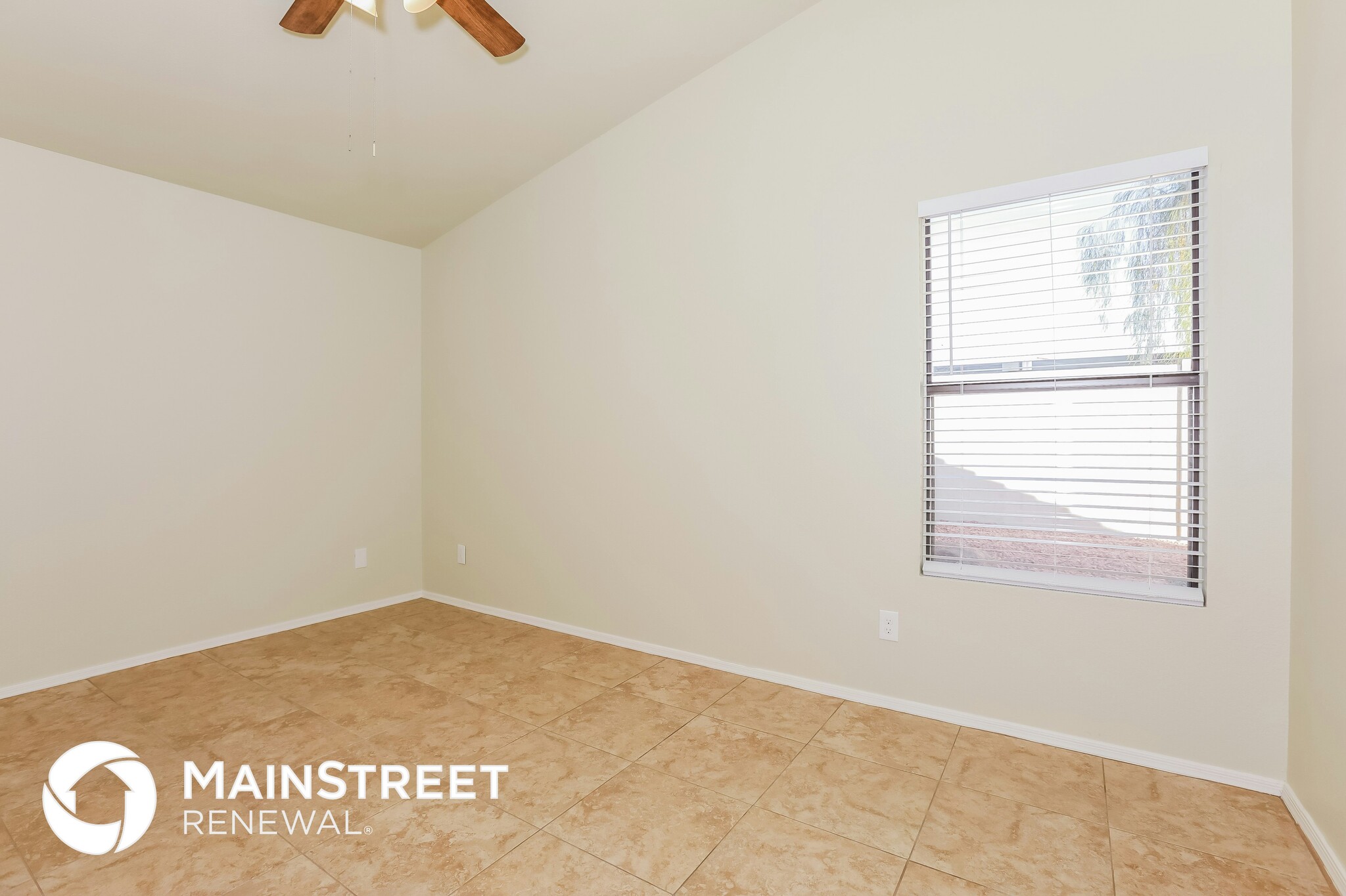 Building Photo - 4544 E Garnet Ave