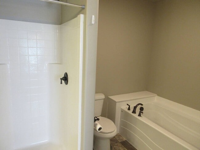 Building Photo - ** Move-in Discount** Newer Town home living in the heart of Cedar City!