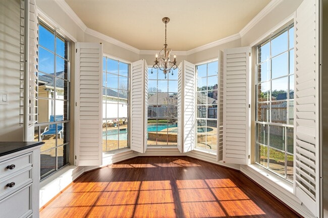 Building Photo - 5007 Cambridge St