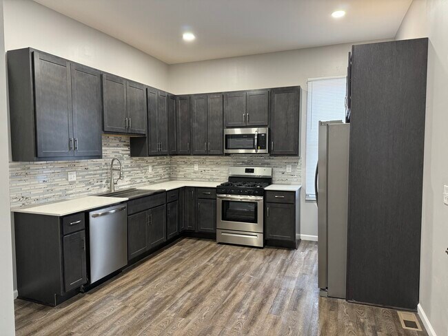 Kitchen - 206 S 16th St