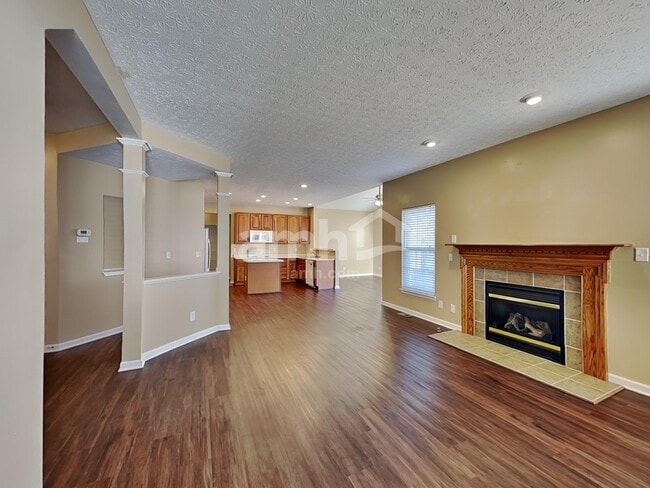 Building Photo - 285 Coyote Dr