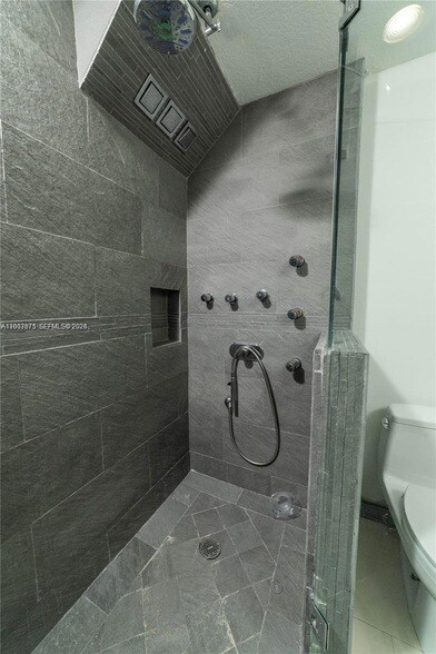 Building Photo - 6515 Collins Ave