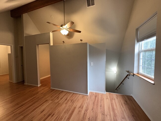 Building Photo - 141 E Fairfield Ct