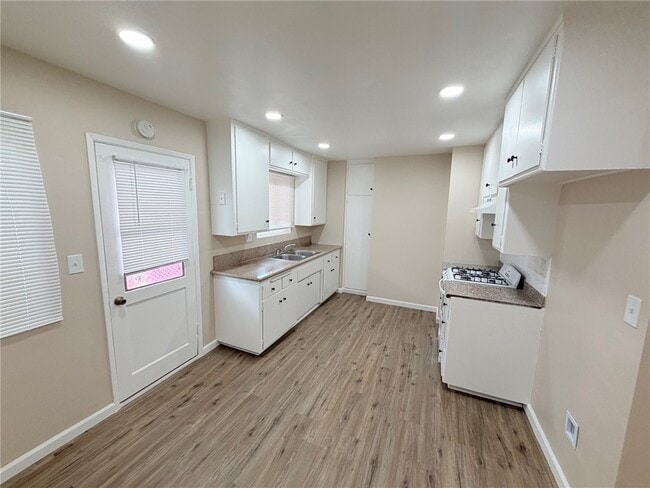 Building Photo - 355 S Aspan Ave