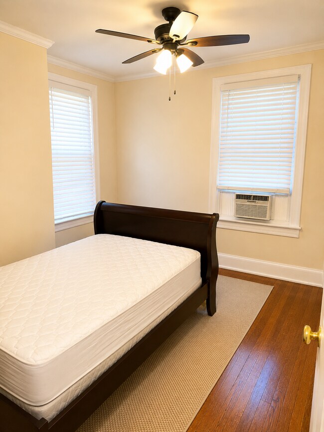 Building Photo - 915 Laurens St