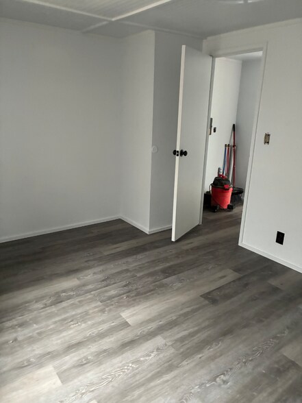 Building Photo - 1010 Cedar Dr