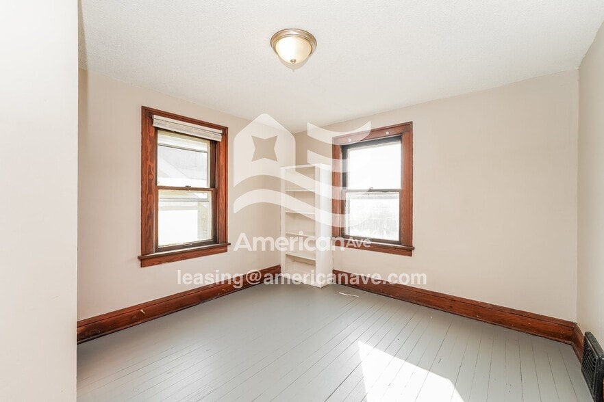 Building Photo - 1065 Murray Ave