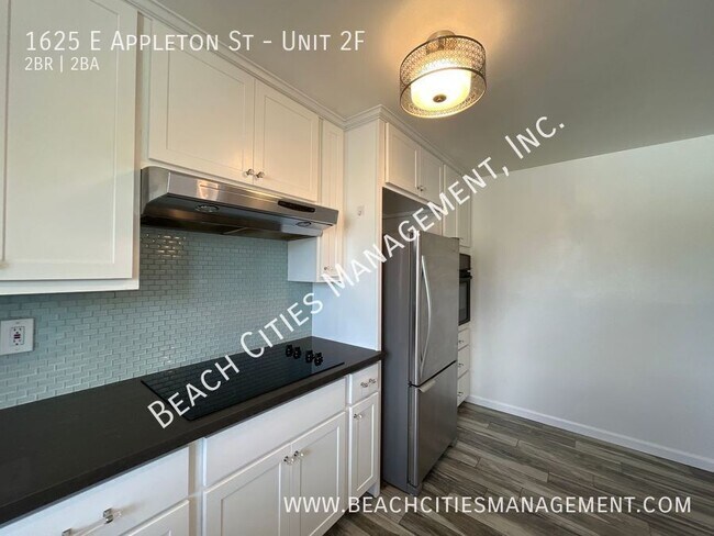 Building Photo - 1625 E Appleton St