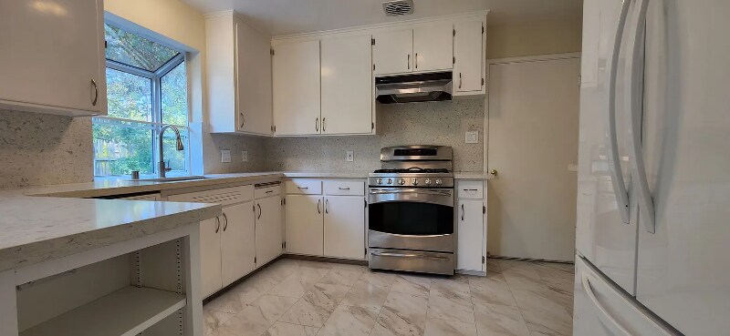 Building Photo - 4088 Laguna Way