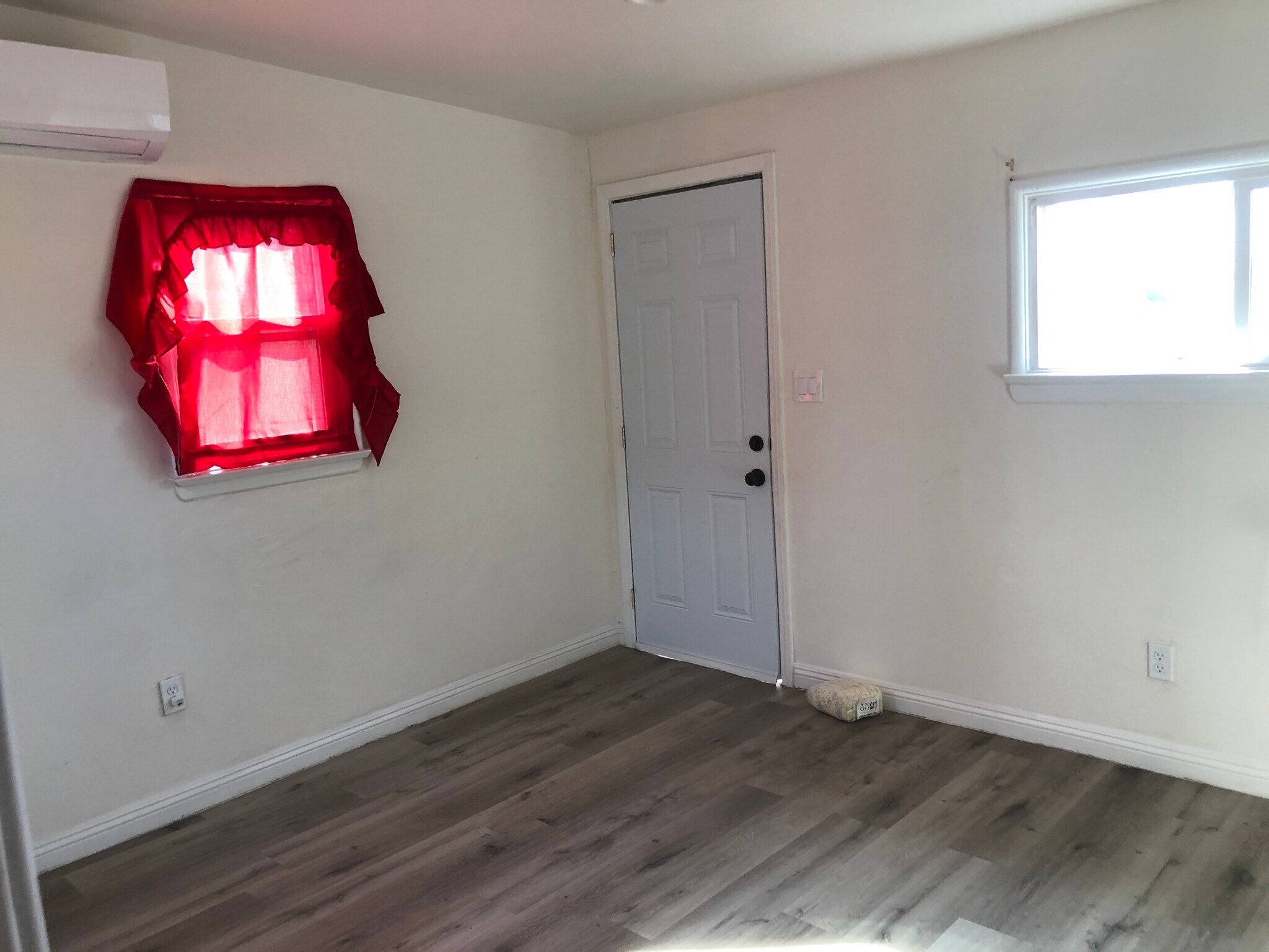 Building Photo - 4719 S Gramercy Pl