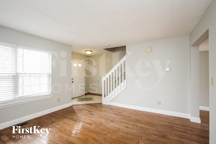 Building Photo - 5246 Melbourne Rd