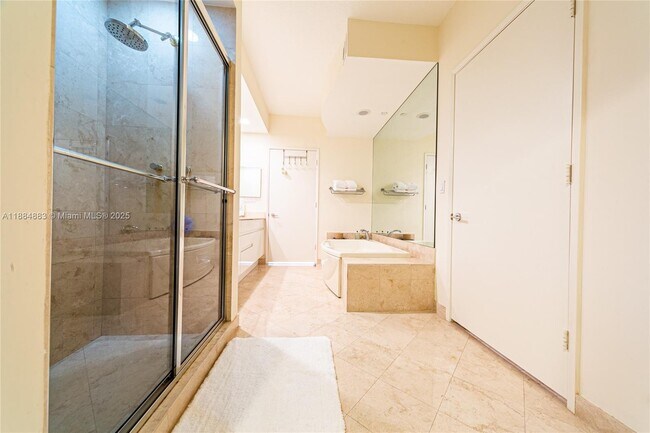 Building Photo - 707 Crandon Blvd