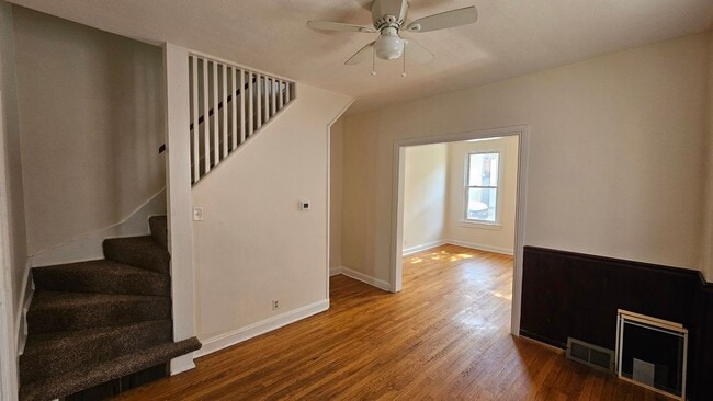 Building Photo - 3 Bedroom Duplex!