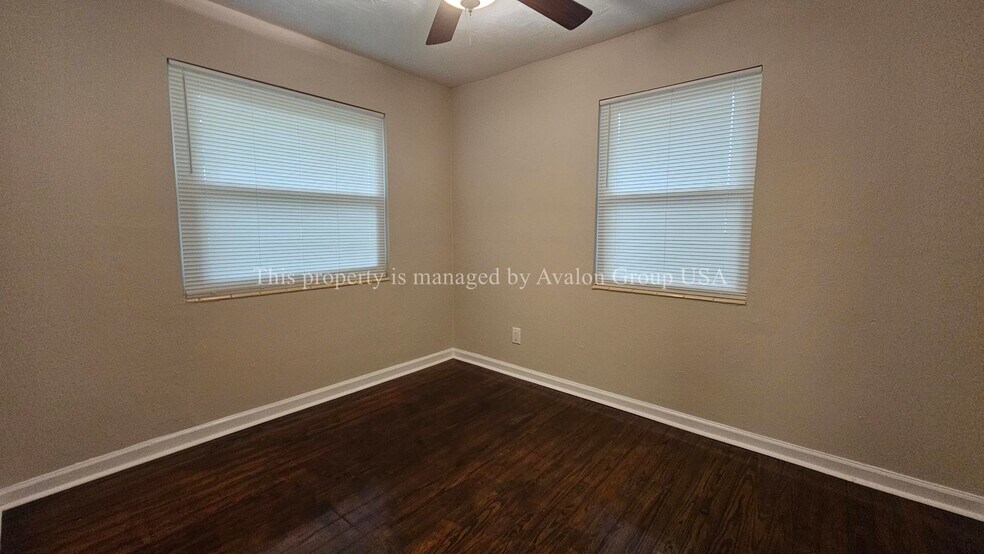 Building Photo - 2052 Lake Weir Ave