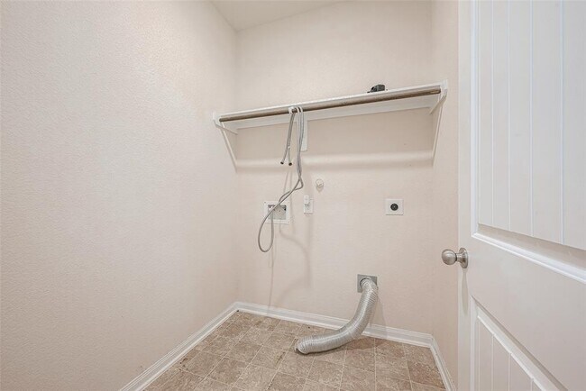 Building Photo - 14633 E Pine Heart Dr