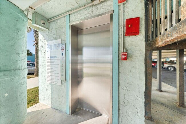 Building Photo - 200 E Beach Blvd