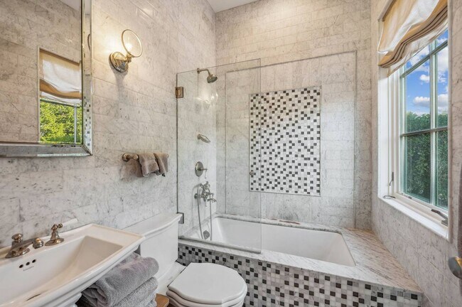 Building Photo - 110 Rose Hill Rd