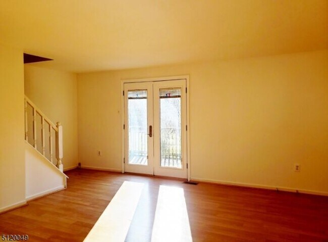 Building Photo - 53 Ben Franklin Dr