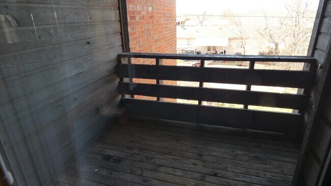 Building Photo - 4034 NW Ozmun Ave