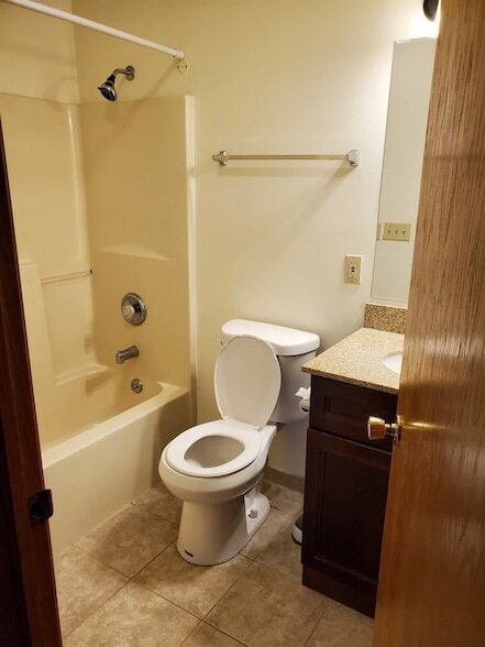 Building Photo - 709 Burgess Dr