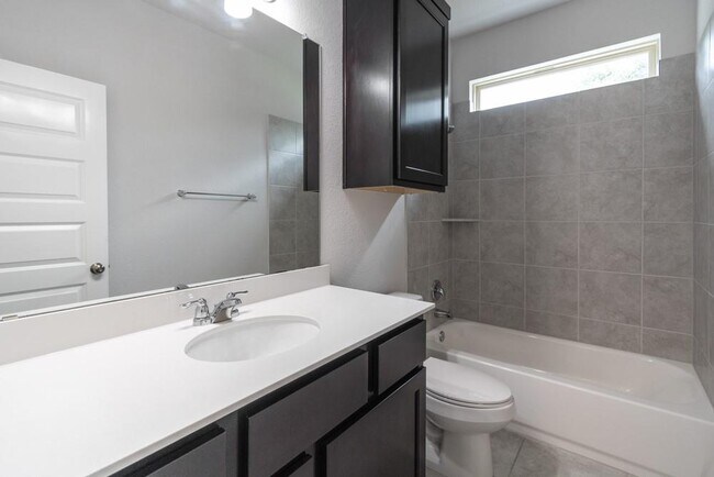 Building Photo - 1925 Cypress Gate Dr