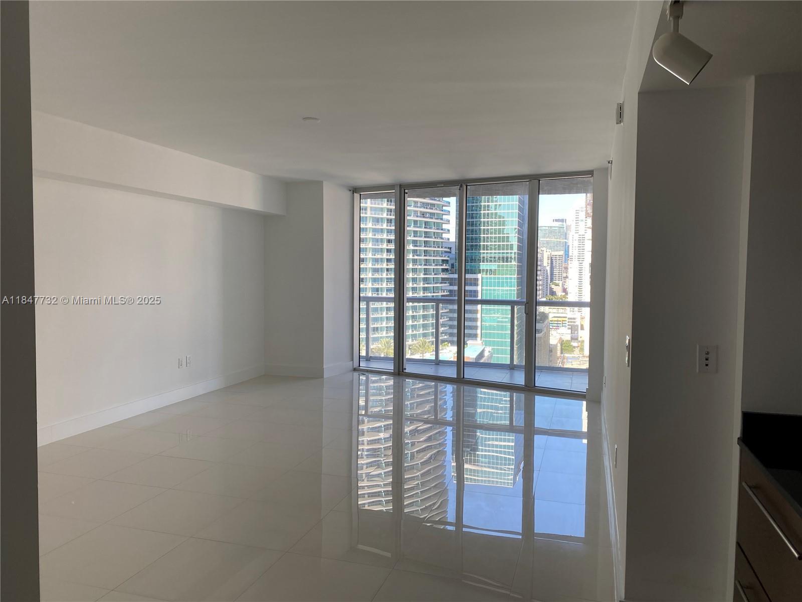 Building Photo - 475 Brickell Ave