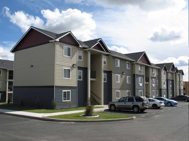 Building Photo - Castle Creek Apartments