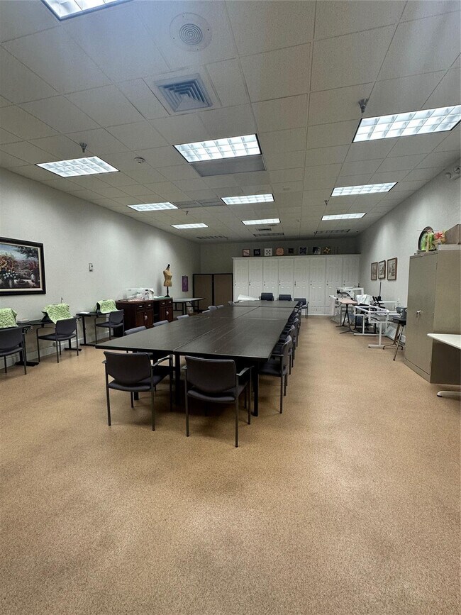 Building Photo - 164 Burgandy Way