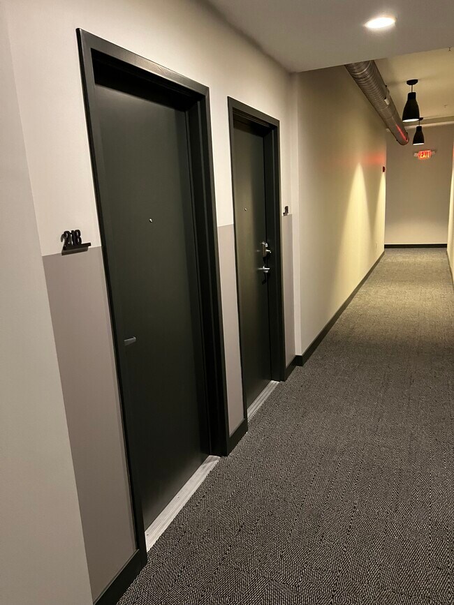 Building Photo - 2124 E 6th St