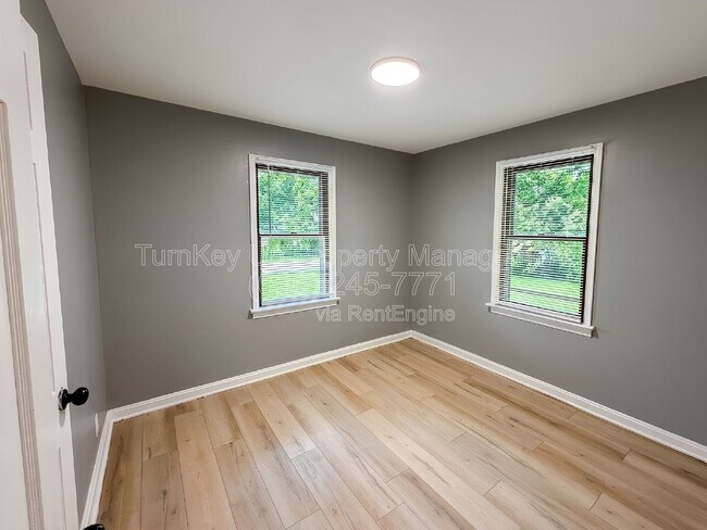 Building Photo - 7724 Monroe Dr
