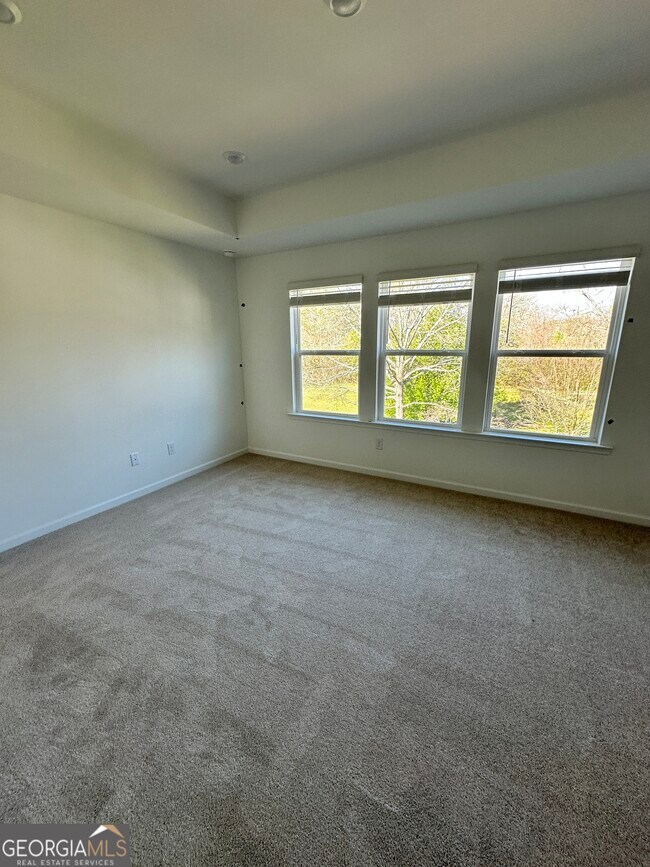 Building Photo - 5772 Plaza Dr SE