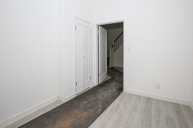 Building Photo - 24 MacDougal St