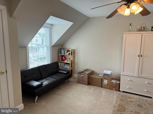 Building Photo - 480 Braceland Dr