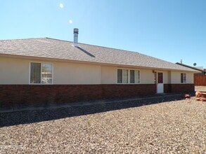 Building Photo - 3701 Sabino Trail