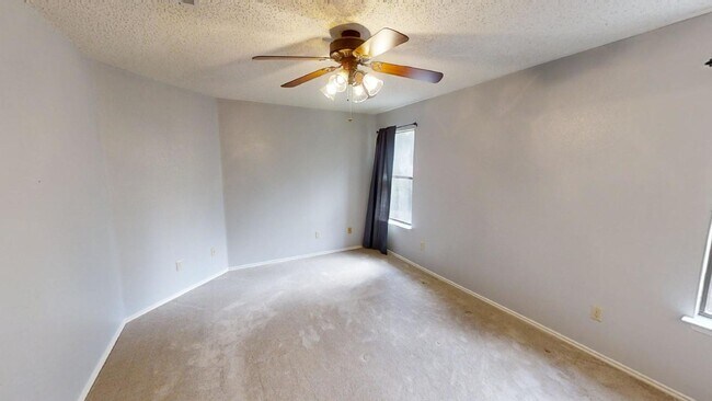Building Photo - 2308 Darwin Cir