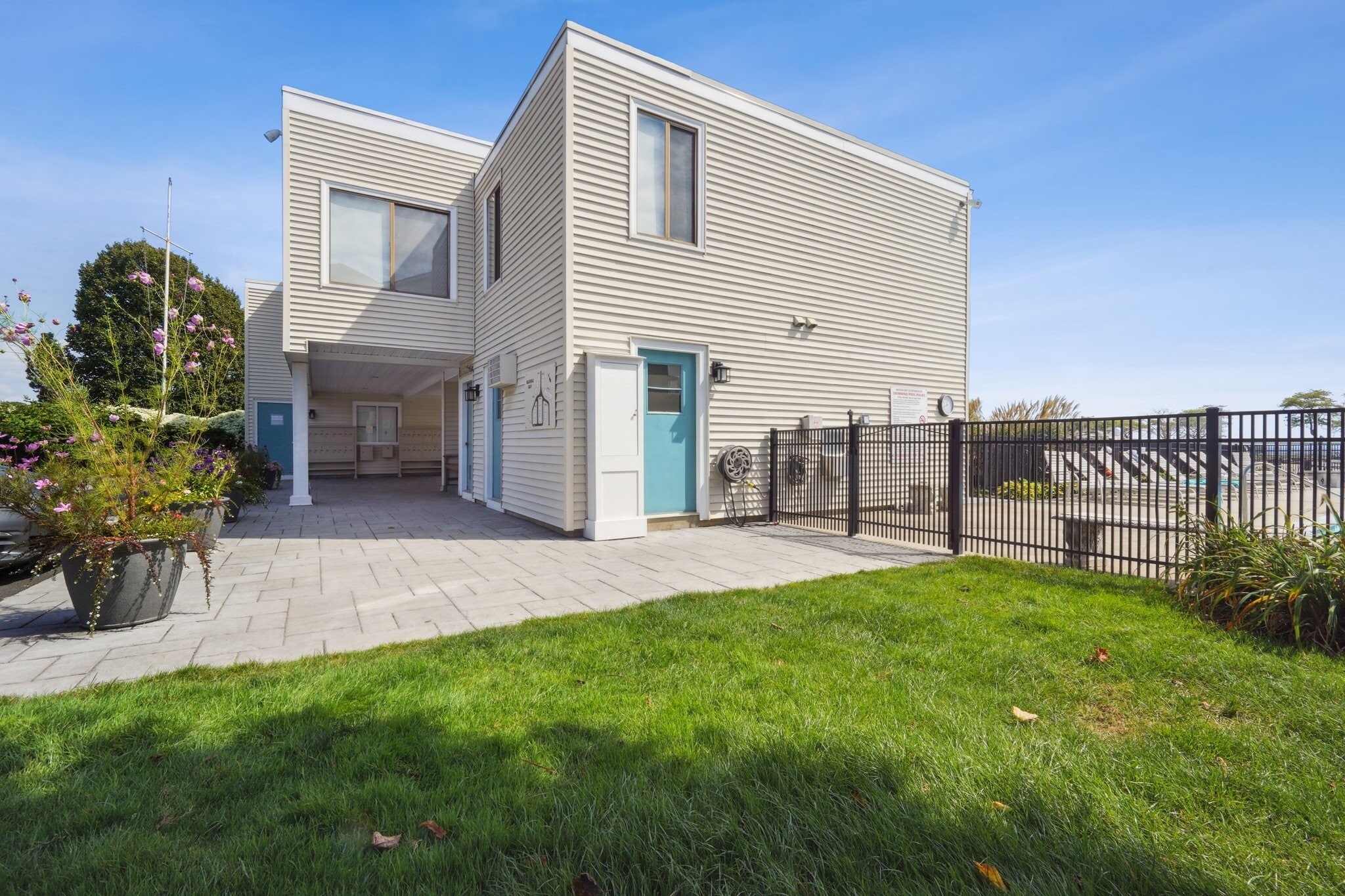 Building Photo - 61 Seaview Ave