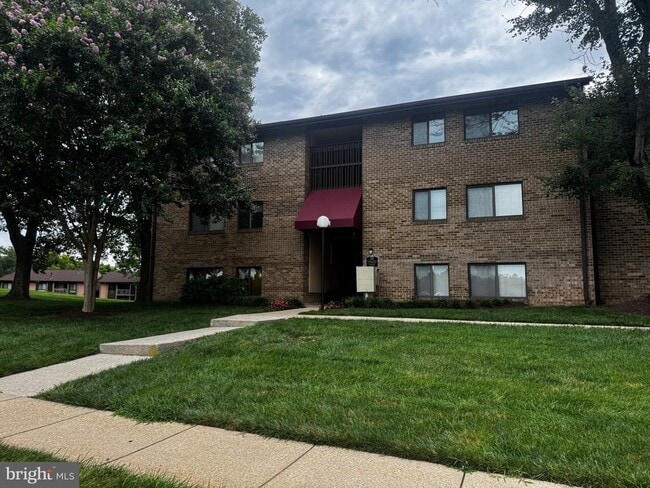 Building Photo - 6011 Majors Ln