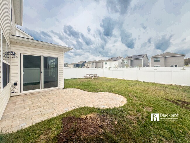 Building Photo - 561 Fawn Mdw Ln