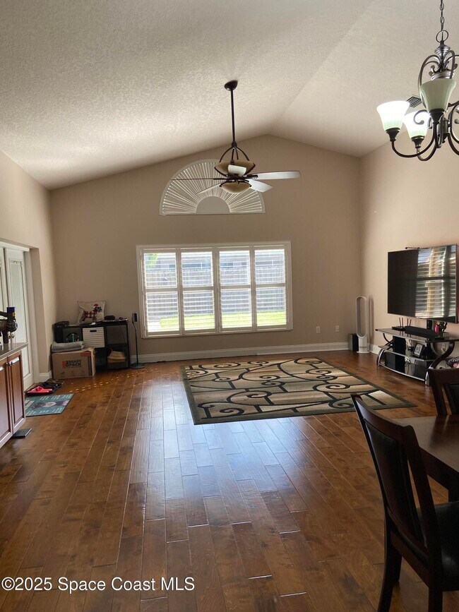 Building Photo - 1847 Abbeyridge Dr