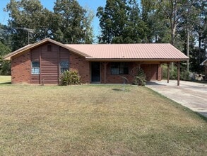 Building Photo - Renovated 3 Bedroom 1.5 Bath Home for Rent!