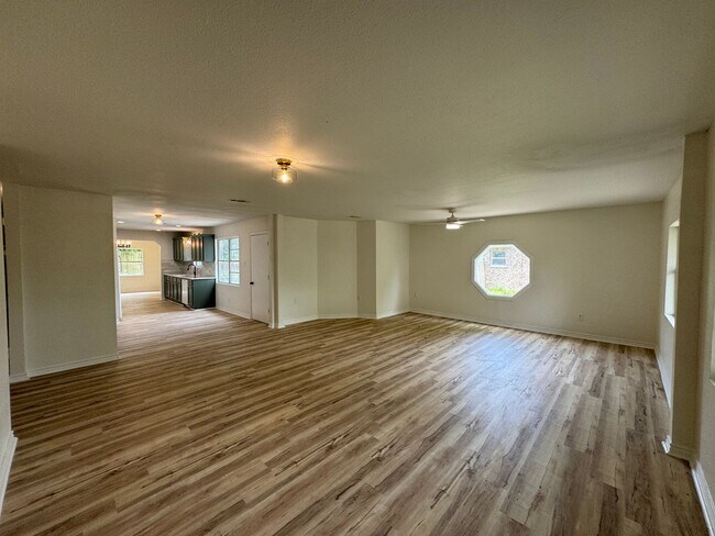 Building Photo - 3-Bedroom House for Rent in Copperas Cove