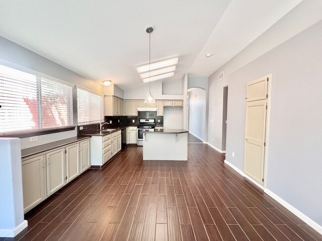Building Photo - $2,195 Milburn & Herndon, 4 Bedroom Home -...