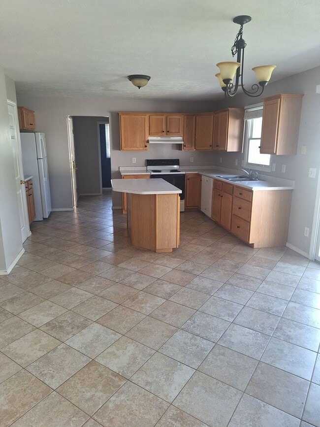 Building Photo - 3113 Monterey Rd
